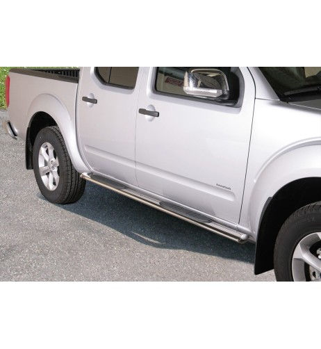 Pedane laterali ovali in acciaio inox lucido Nissan Navara Double Cab dal 2