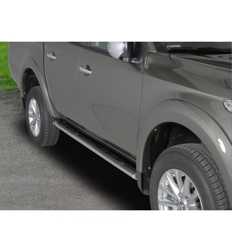 Pedane laterali ovali inox lucido Mitsubishi L200 Double Cab 2015 2018