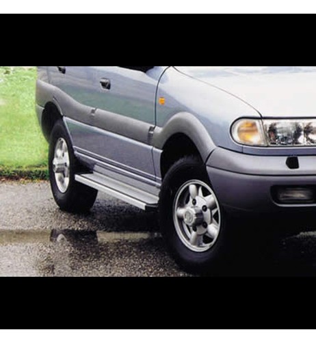 Pedane laterali STD squadrate alluminio Tata Safari fino al 2006