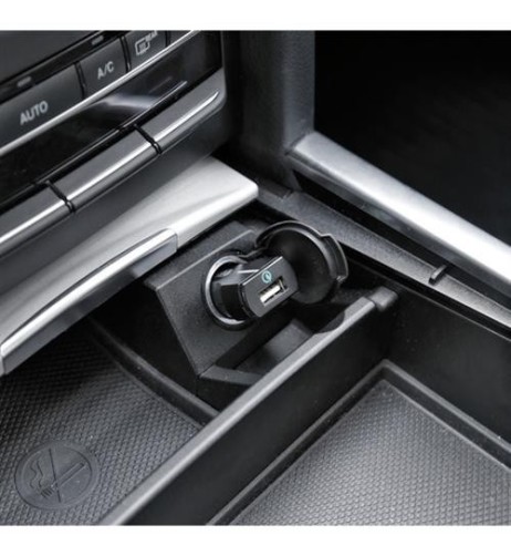 Caricabatteria auto 1 porta Usb Qualcomm Quick Charge 12 24V