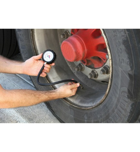 Misura pressione pneumatici per veicoli pesanti max 12 bar
