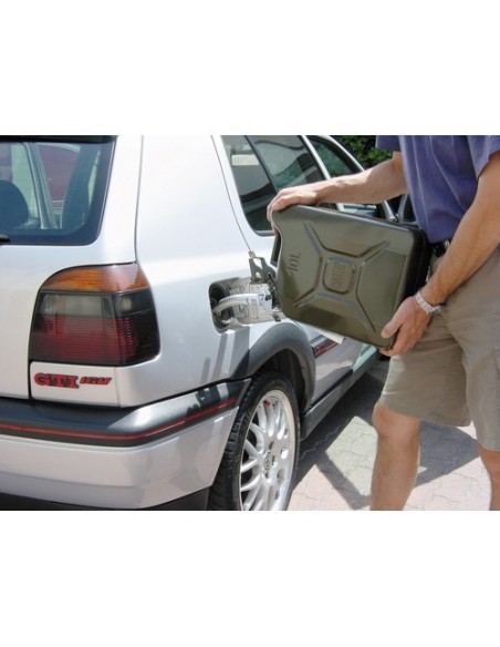 Travasatore flessibile per taniche in metallo