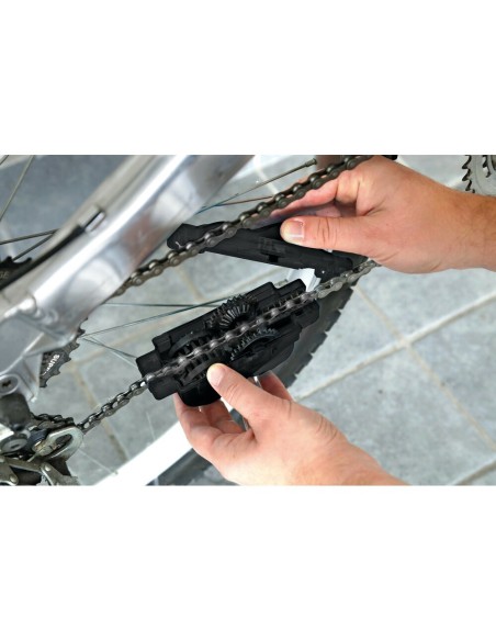 Utensile pulisci catena bicicletta