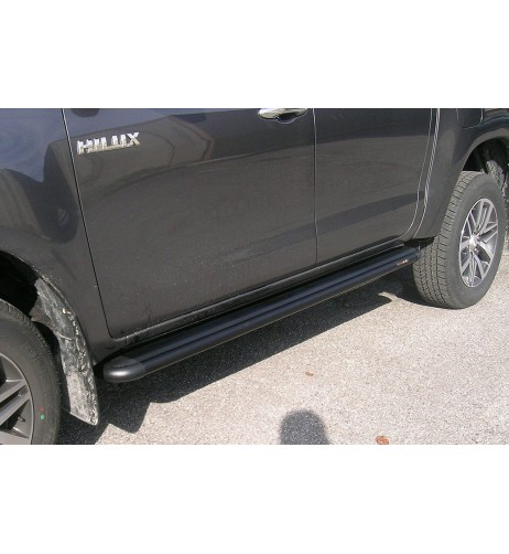 Pedane laterali S50 stondate NERE Toyota Hilux doppia cabina dal 2016