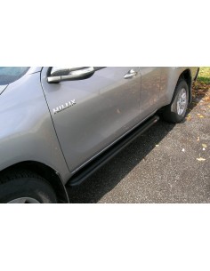 Pedane laterali S50 stondate alluminio NERO Toyota Hilux Extracab dal 2016