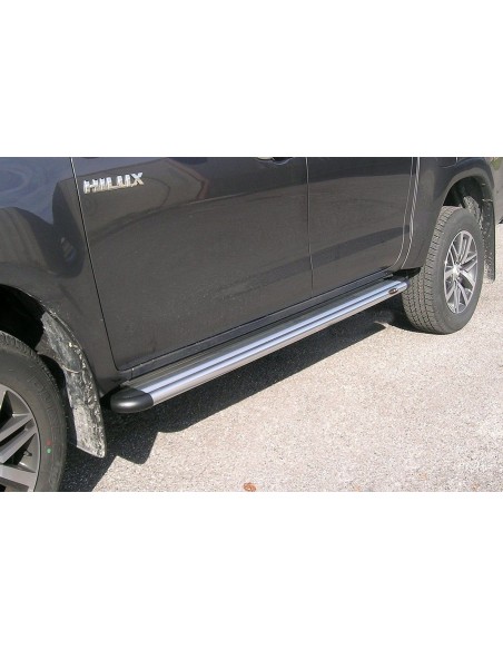 Pedane laterali S50 stondate alluminio Toyota Hilux doppia cabina dal 2016