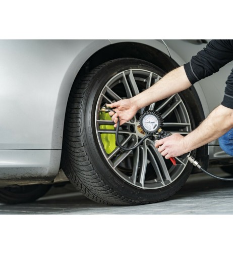 Gonfia pneumatici con manometro di precisione max 12 bar