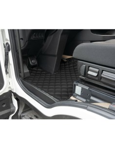 Coppia tappeti camion in similpelle imbottiti Nero Iveco S Way dal 2024 2