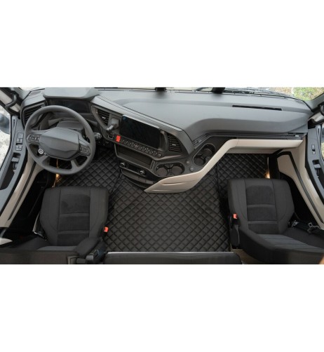 Tappeto centrale camion in similpelle imbottito Nero Iveco S Way dal 2024