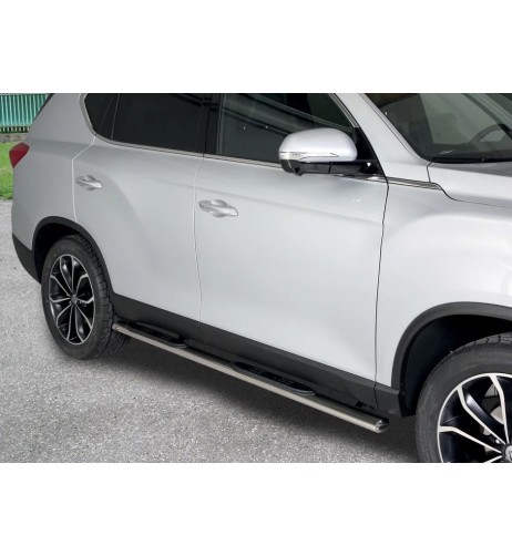 Pedane laterali ovali inox lucido SsangYong Rexton dal 2018