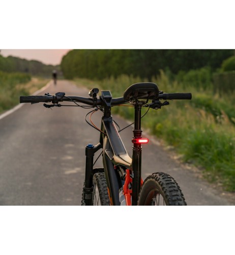 Fanale posteriore Bici a Led ricaricabile USB Arrow